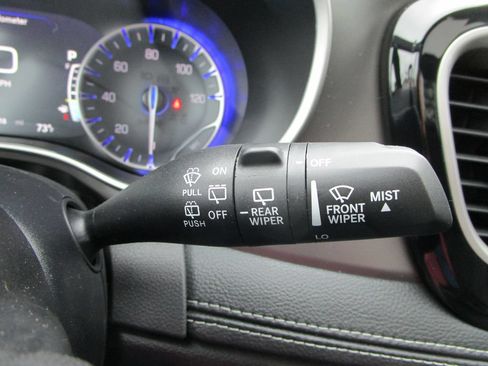 New 2027 Chrysler Pacifica Select w/ Family Tech Group FWD image 39