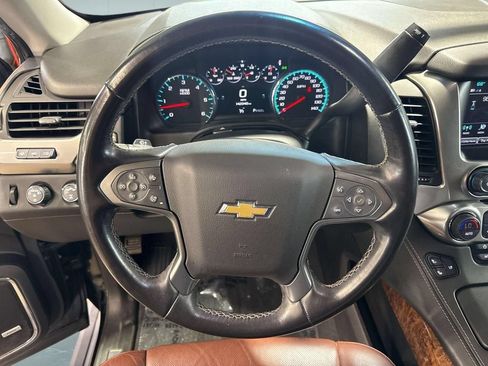 Used 2019 Chevrolet Suburban Premier w/ Premier Plus Edition AWD/4WD image 19