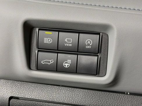 Used 2024 Toyota Highlander Platinum FWD image 15