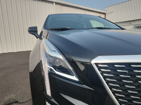 Used 2020 Cadillac XT5 Premium Luxury AWD/4WD image 12