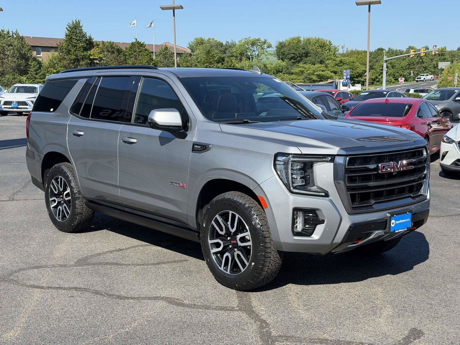 Used 2023 GMC Yukon AT4 w/ AT4 Premium Plus Package AWD/4WD image 1