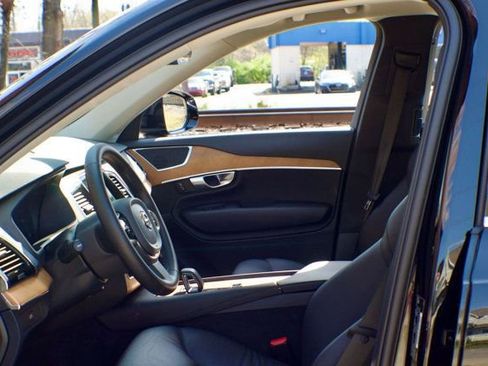 Used 2024 Volvo XC90 B6 Plus w/ Protection Package Premier image 18