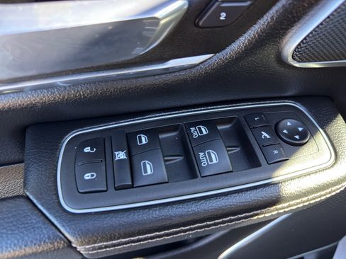 Used 2023 RAM 1500 Laramie AWD/4WD image 12