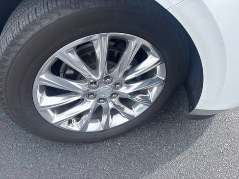 Used 2018 Buick Enclave Premium w/ Trailering Package FWD image 4