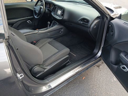 Used 2015 Dodge Challenger R/T w/ Quick Order Package 22B R/T image 26