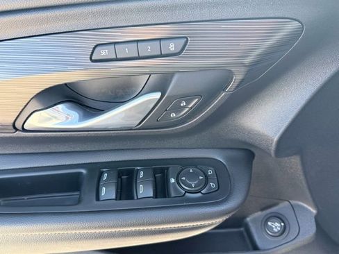 Used 2021 GMC Terrain SLT w/ Elevation Edition image 11