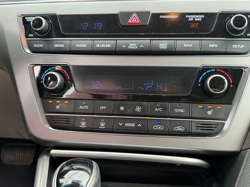 Used 2015 Hyundai Sonata Sport w/ Option Group 04 FWD image 16