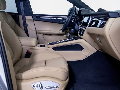 New 2026 Porsche Macan image 10