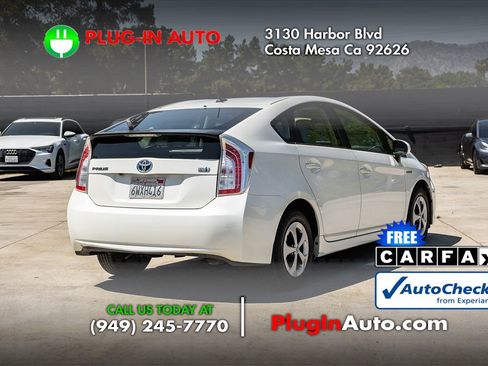 Used 2012 Toyota Prius Three w/ Preferred Accessory Pkg FWD image 5