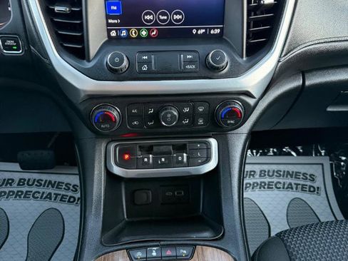 Used 2020 GMC Acadia SLE w/ Driver Convenience Package image 17