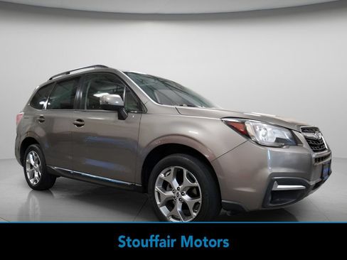 Used 2017 Subaru Forester 2.5i Touring AWD/4WD image 1