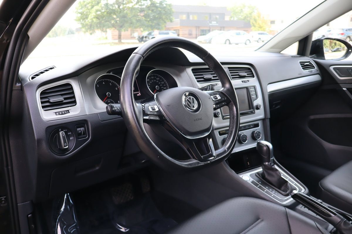 Used 2016 Volkswagen Golf Limited Edition FWD image 15