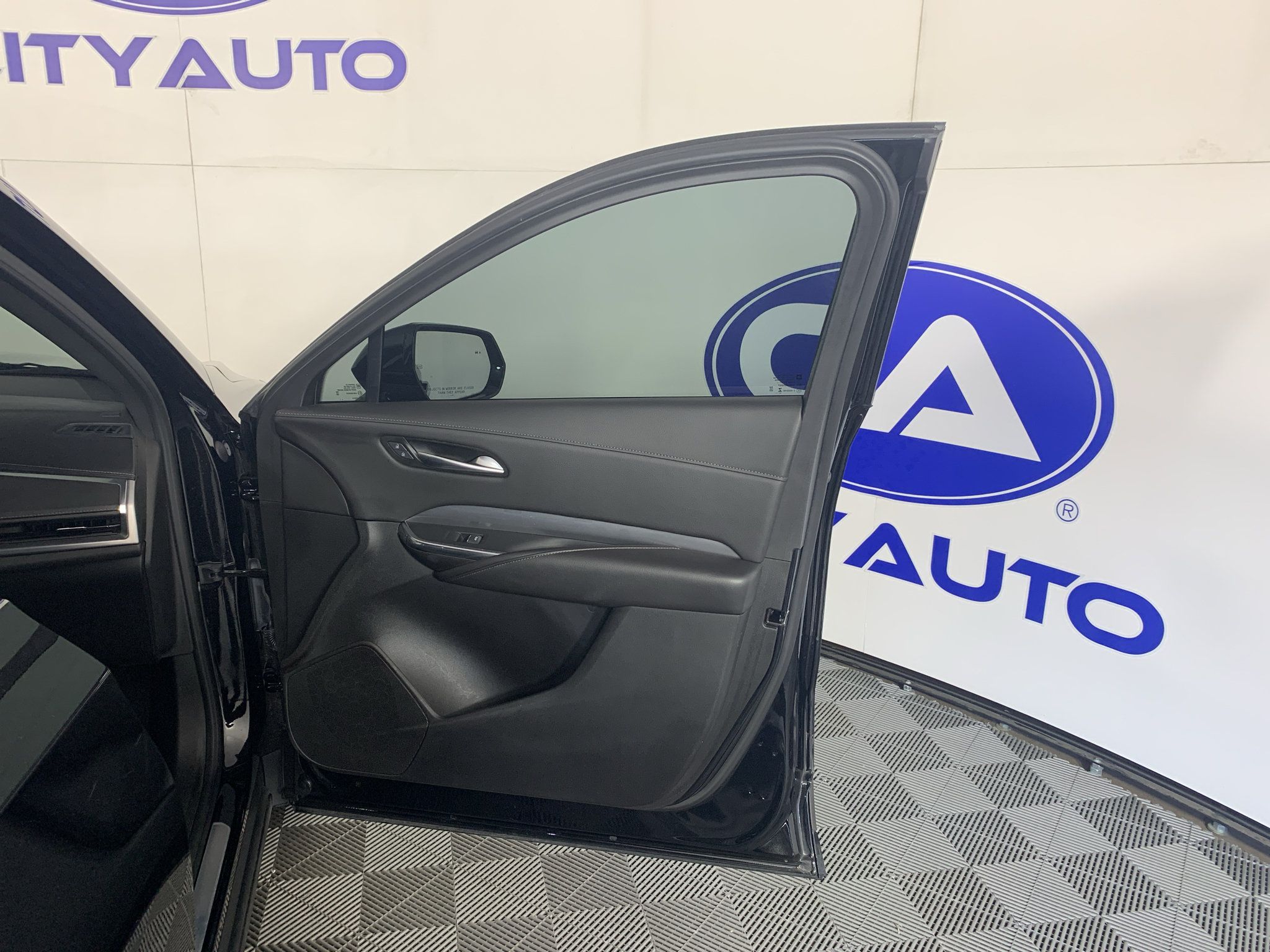 Used 2024 Cadillac XT4 Premium Luxury AWD/4WD image 38