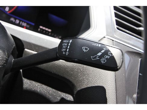 Used 2022 Volkswagen Tiguan SE image 20