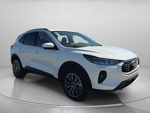 New 2026 Ford Escape SE image 2