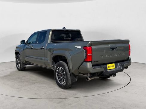 Used 2024 Toyota Tacoma TRD Sport w/ TRD Sport Premium Package AWD/4WD image 7