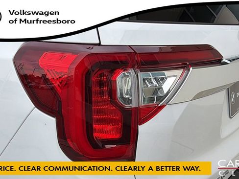 Used 2023 GMC Acadia SLT image 13