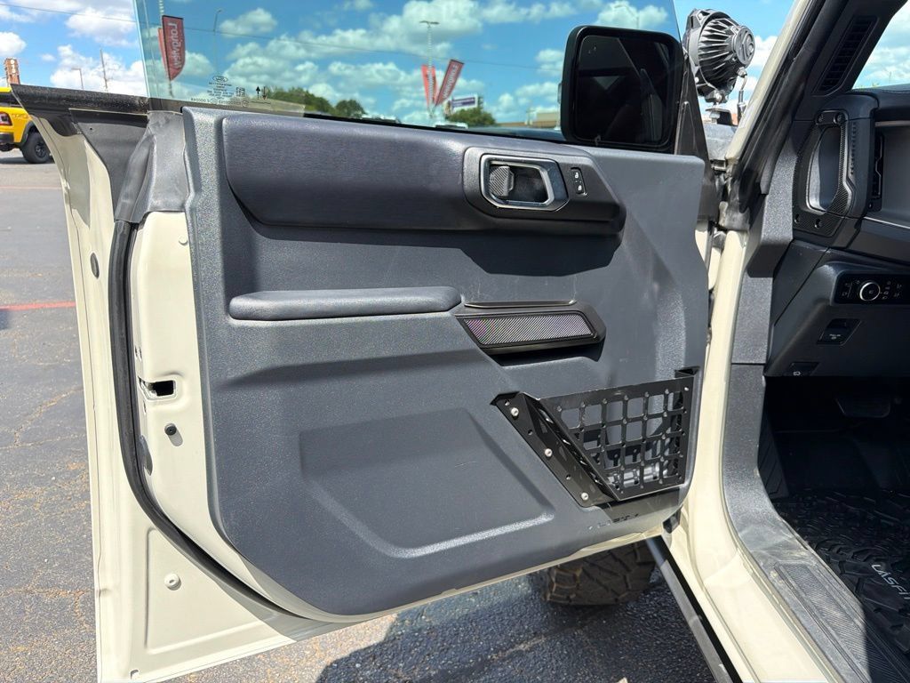 Used 2025 Ford Bronco Outer Banks AWD/4WD image 12