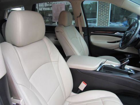 Used 2021 Buick Enclave Essence w/ Sport Touring Edition FWD image 34
