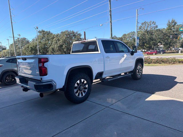 Used 2022 Chevrolet Silverado 2500 LT w/ Convenience Package AWD/4WD image 5