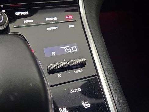 Used 2022 Porsche Panamera 4 Platinum Edition AWD/4WD image 18