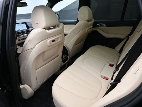 Used 2021 BMW X5 xDrive40i w/ Convenience Package image 19