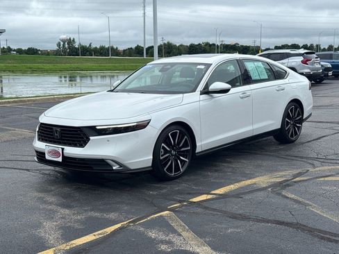Certified 2024 Honda Accord Touring image 7