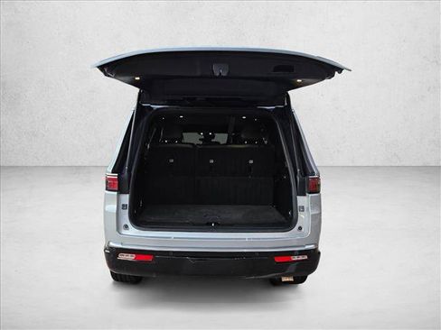 Used 2022 Jeep Wagoneer Series II AWD/4WD image 7