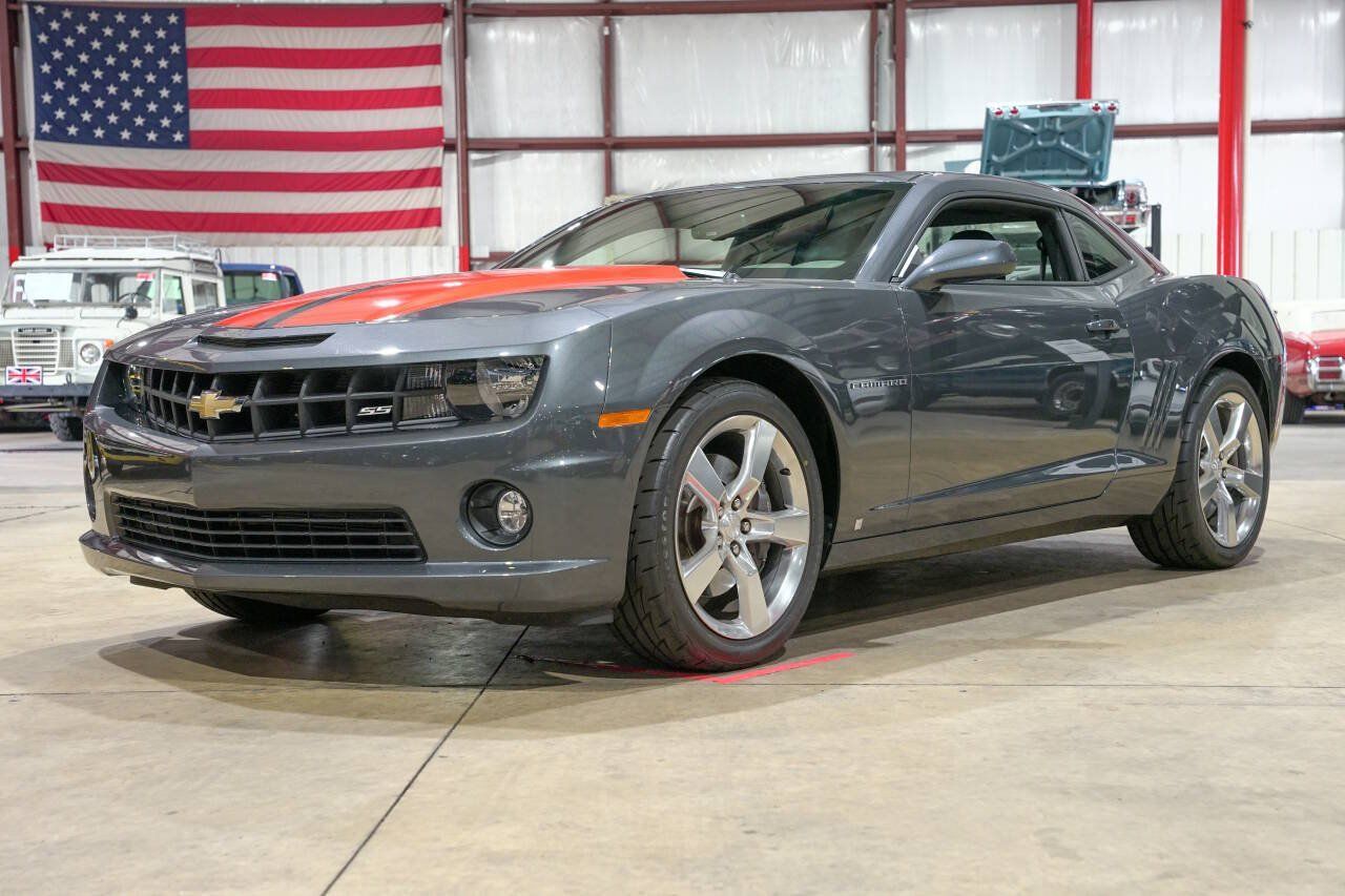 Used 2010 Chevrolet Camaro SS RWD image 1