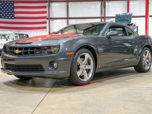 Used 2010 Chevrolet Camaro SS RWD image 1