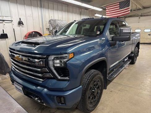 Used 2024 Chevrolet Silverado 3500 High Country w/ High Country Premium Package image 1
