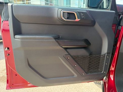 Used 2025 Ford Bronco Badlands AWD/4WD image 9