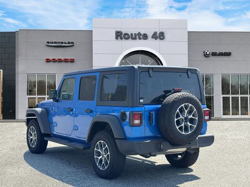 Used 2025 Jeep Wrangler Unlimited Sport AWD/4WD image 4