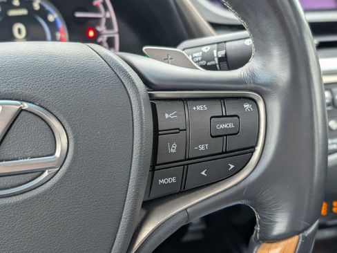 Used 2019 Lexus ES 350 Luxury image 21