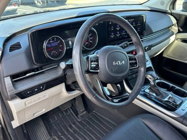 Used 2024 Kia Carnival EX FWD image 15