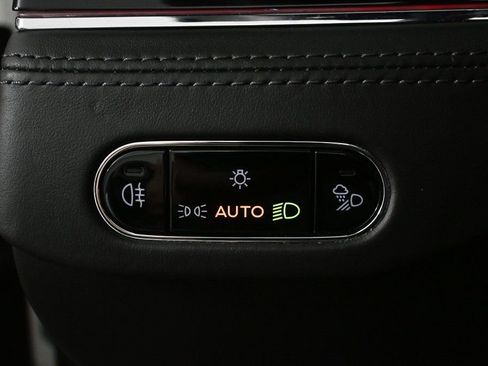 Used 2021 Bentley Continental GT V8 image 8