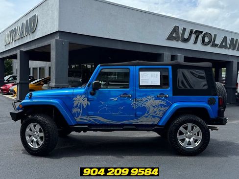 Used 2016 Jeep Wrangler Unlimited Sahara w/ Dual Top Group AWD/4WD image 4