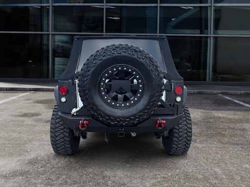 Used 2015 Jeep Wrangler Unlimited Sahara w/ Dual Top Group AWD/4WD image 4