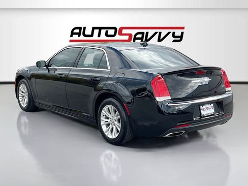 Used 2021 Chrysler 300 Touring w/ Driver Convenience Group RWD image 5