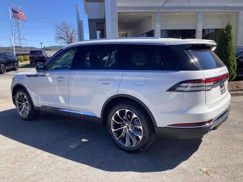 New 2025 Lincoln Aviator 2WD w/ Equipment Group 101A image 7