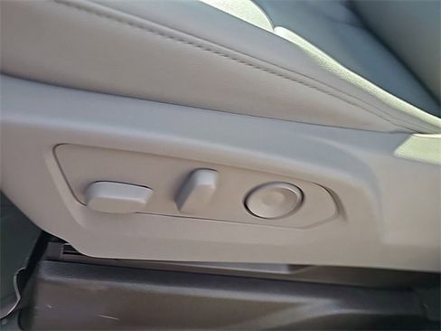 New 2025 GMC Sierra 1500 SLT image 12