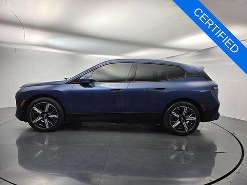 Used 2024 BMW iX xDrive50 w/ Premium Package AWD/4WD image 7
