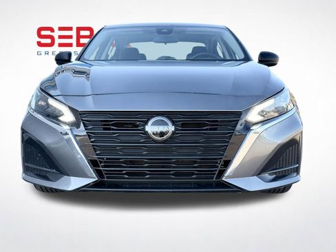 Used 2024 Nissan Altima 2.5 SV image 3