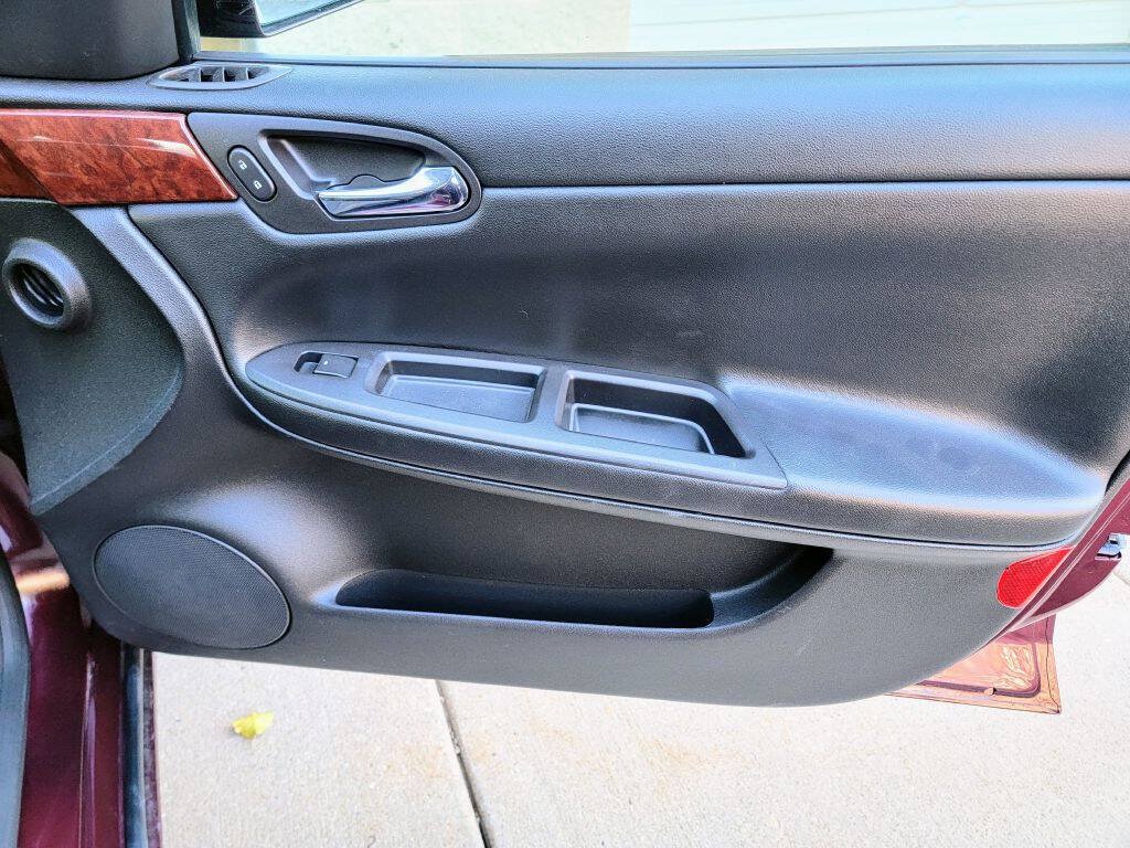 Used 2007 Chevrolet Impala LT FWD image 26