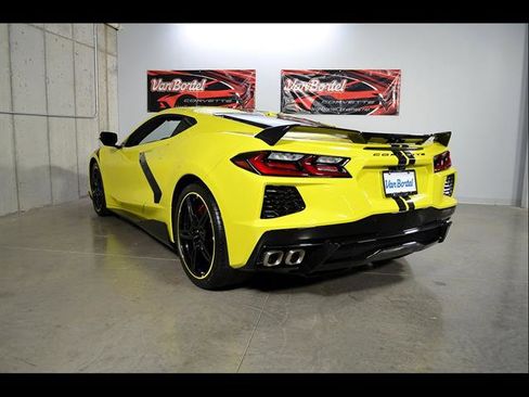 Used 2022 Chevrolet Corvette Stingray Premium Cpe w/ Z51 Performance Package RWD image 6