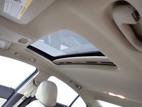 Used 2013 Buick Regal Premium FWD image 5