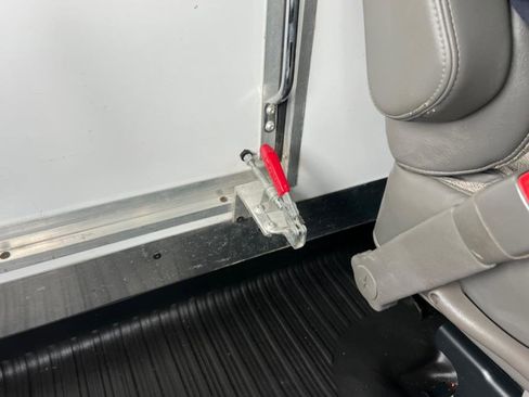 Used 2013 Chevrolet Express 3500 Extended image 19