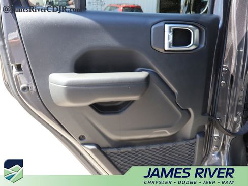Used 2023 Jeep Wrangler Unlimited Rubicon 4xe AWD/4WD image 16