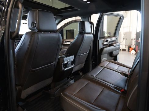 Used 2024 GMC Sierra 3500 Denali w/ Technology Package AWD/4WD image 20