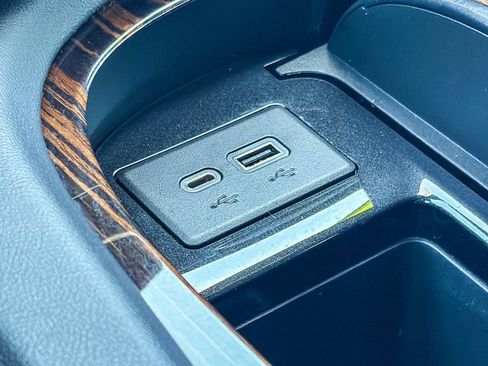 Certified 2021 Cadillac Escalade ESV Premium Luxury w/ Driver Assist Tech Package AWD/4WD image 35
